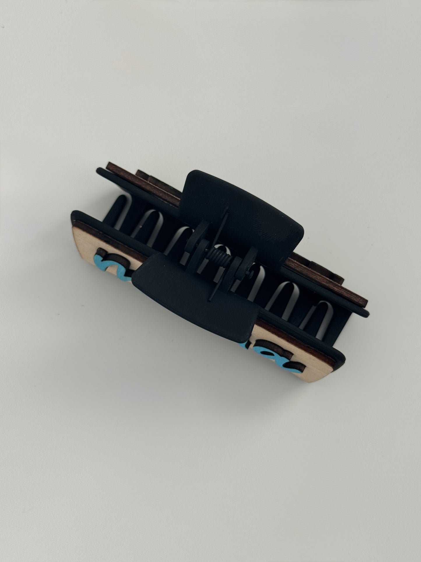 Blue Mama Wood Plate Claw Clip